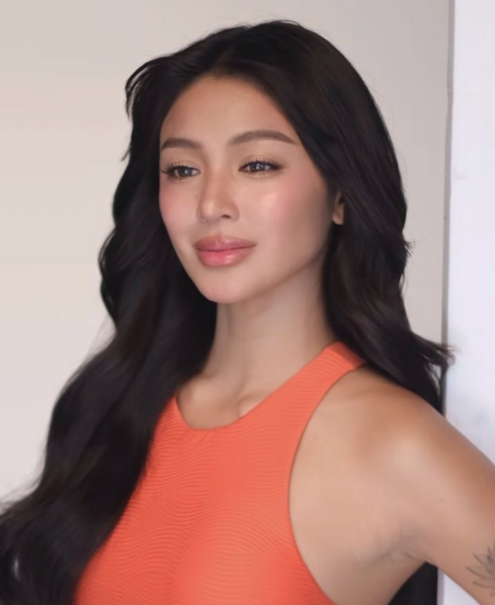itgirlnadine's tweet photo. omg lisa’s make up artist in thailand did nadine’s make up for trizie!!! https://t.co/wLrMCyZ0Ju