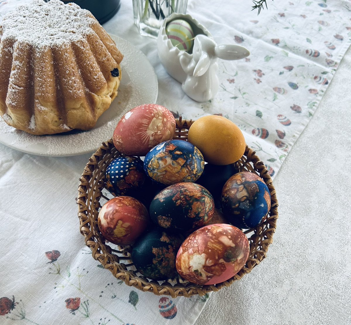 Happy #Easter! 
May it bring light and hope!