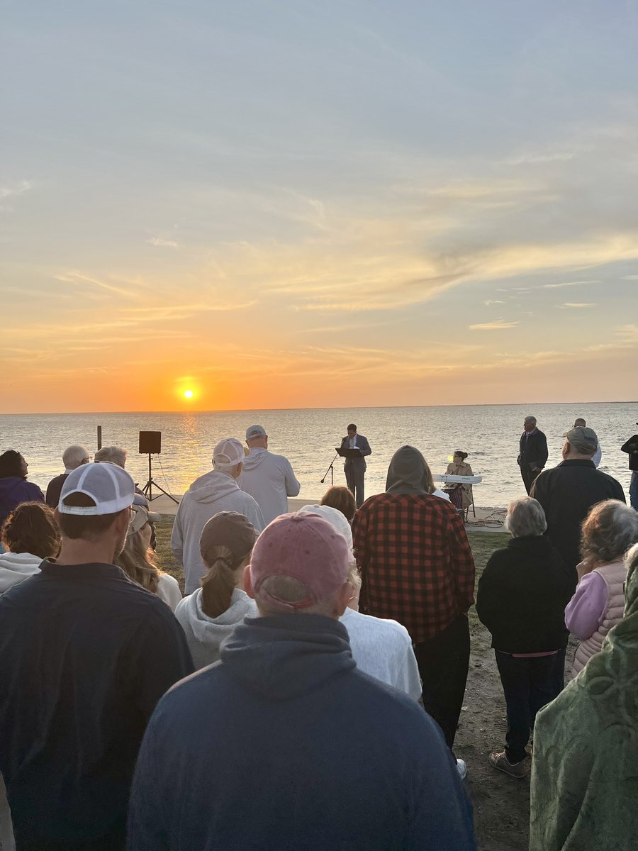 JamisonPlank's tweet photo. It was an honor to speak at the community sunrise service on Harkers Island.

He is risen indeed! https://t.co/iQH9Avwk54