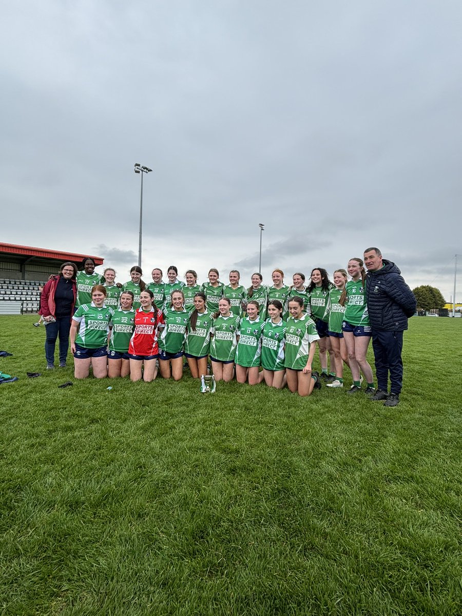 GeraldinesGFC's tweet photo. Congratulations to our Minor Ladies who won the Division 1 League Final this morning against the Pats on a scoreline of 3:9 to 3:6🏆
Well done to Julie Soraghan who was presented with Player of the Match after a great performance 👏🏻
#NGA| #WeAreGeraldines| #SDGAELIC | #BORNTOPLAY https://t.co/t1Ri8mCpPl