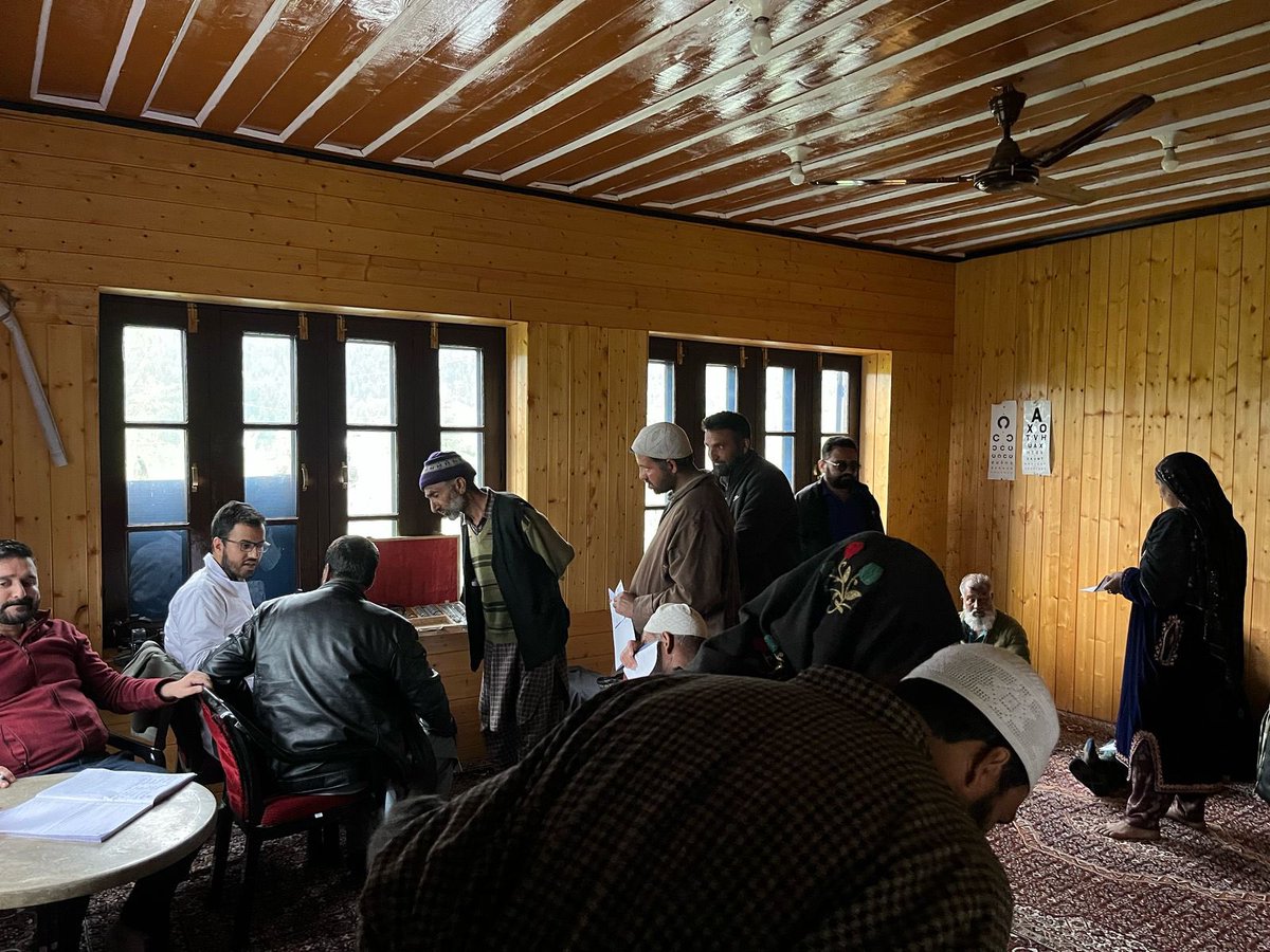 A free medical camp was held at Hengikoot Tarthpora, Handwara by Kashmir Servers Foundation in collaboration with J&amp;K Peace Foundation &amp; Sunrise Hospital Kupwara, benefiting 150+ patients with free check-ups, consultations &amp; medicines. Healthcare at the doorstep! #Kashmir
