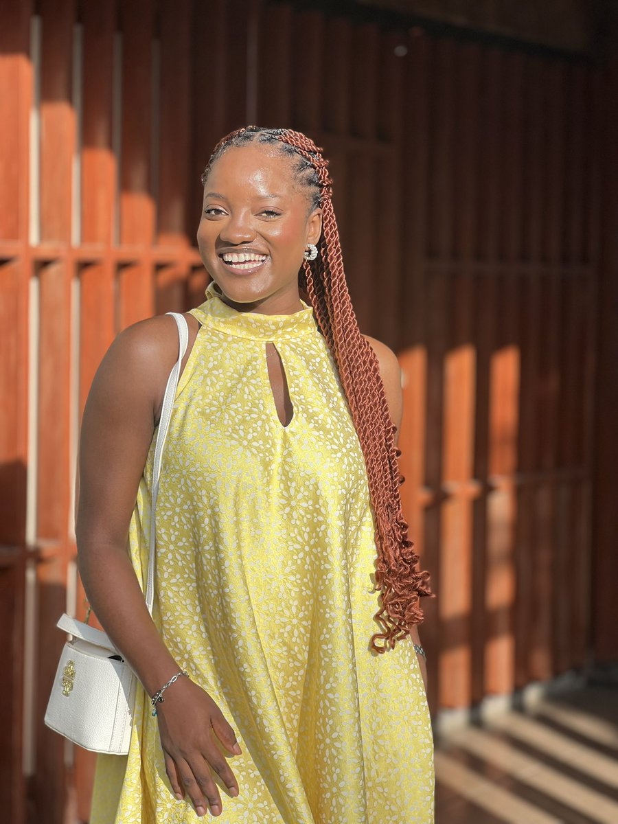 FynSimi's tweet image. My skin,
This color,
My Smile.
Can’t say more 💛🥰
#glow #cosmocosmetics #Grace