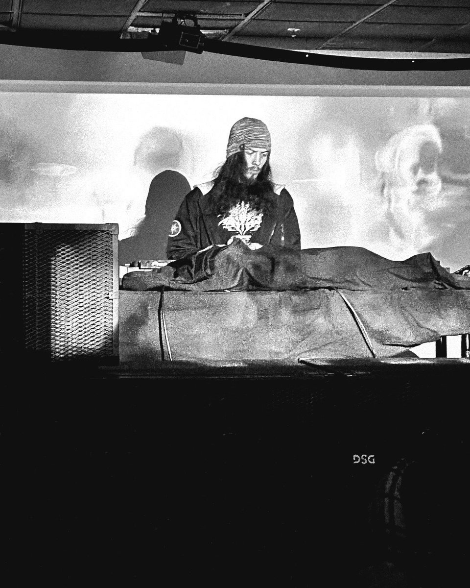 ghostmeteor's tweet image. 4.11.25
[Buffalo, NY]
.Luna Lounge.