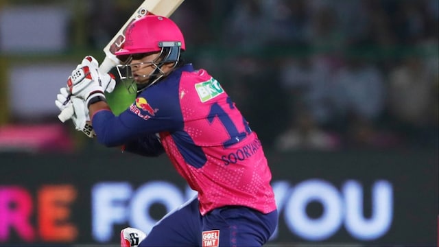 TOJAMBUDWEEP's tweet photo. मौसम

🔥 #vaibhavsuryavanshi: 14 साल के “Youngest IPL Debutant” ने जमाया रंग, Sam Billings ने कहा- “Prime Yuvraj जैसा Swing!” 🏏 #IPL2025
#TATAIPL #TatsuyaKitani
👇👇👇👇👇👇👇👇👇👇👇👇 https://t.co/cYuIF6wix8 https://t.co/EUH2C1j6SR