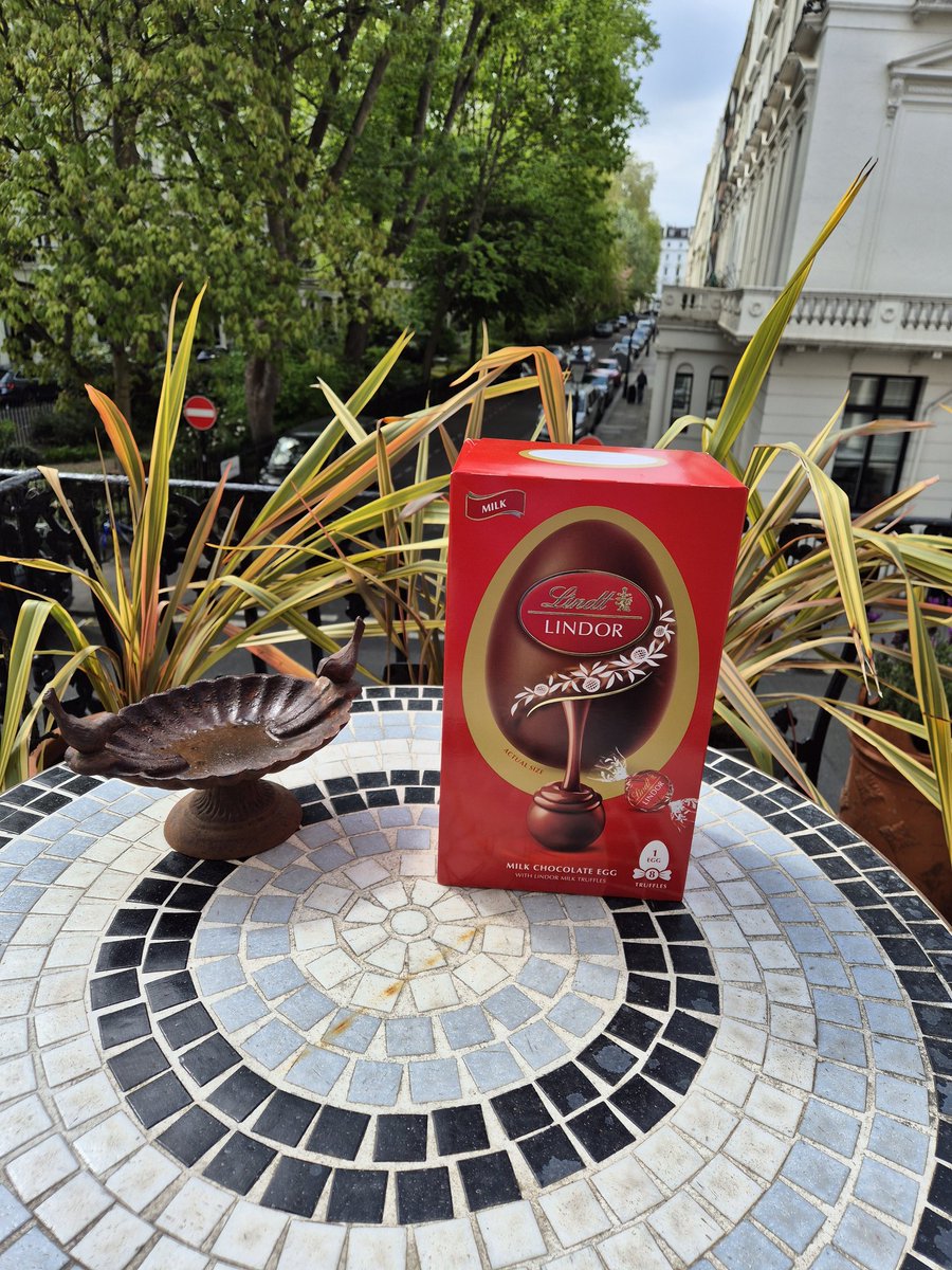 Happy Easter to my dear friends, and have a wonderful and blessed day.
I shall be indulging in Easter eggs 🥚 with friends on my terrace. 
#HappyEaster