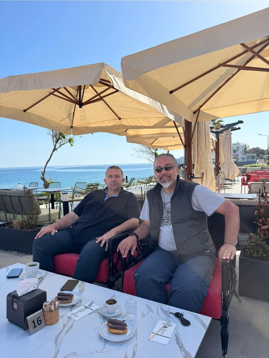 Aziz abim 
Bir insan ismini sembolize etmeli 
Aziz Dost ile Dostlar Kahvesi 🏆 ☕️ 

<a href="/karaaziz/">aziz karaaziz</a>