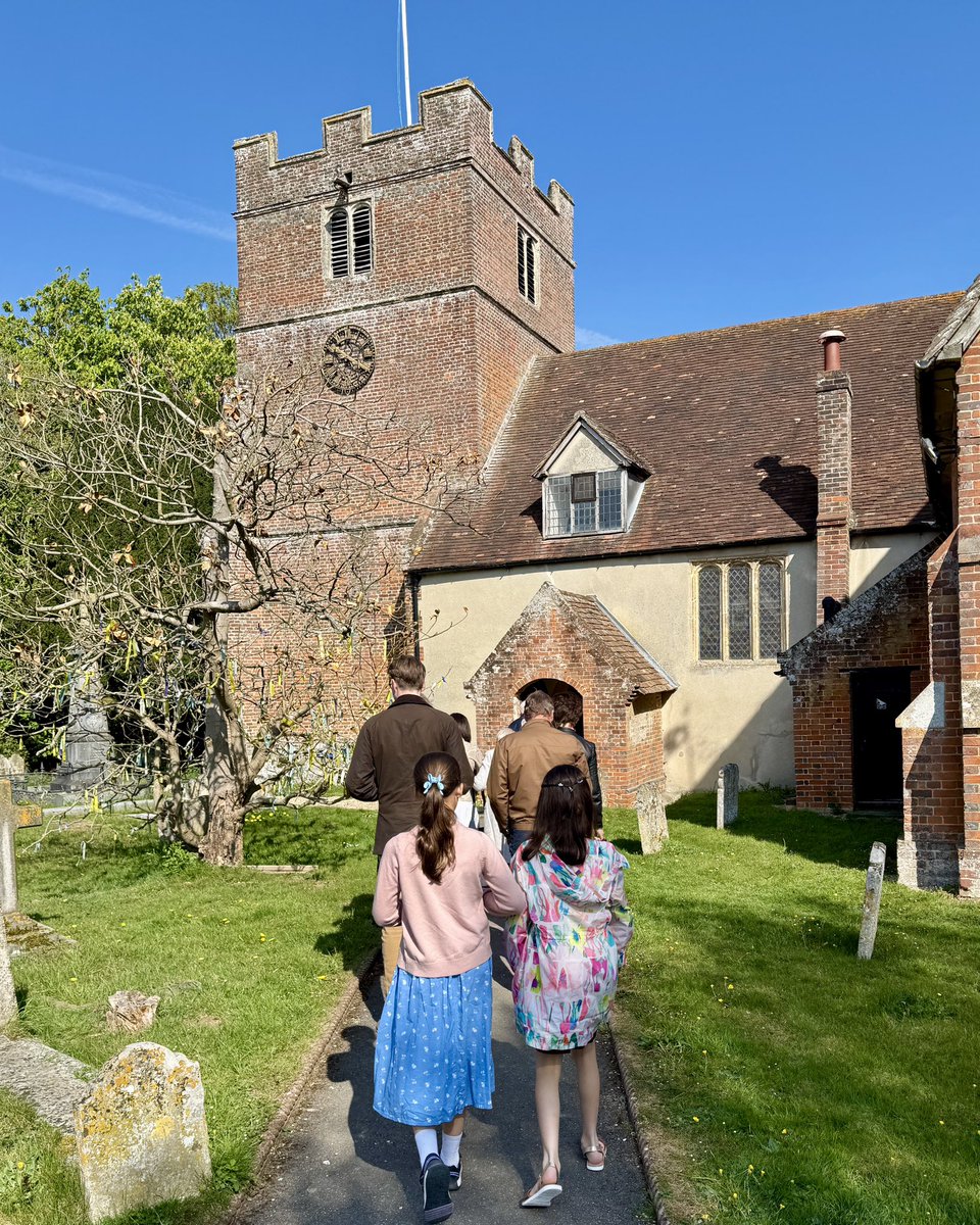 💐 Wishing you a happy and blessed Easter. 

🙌 Today, we all celebrated the ultimate triumph of light over darkness, of life over death – in a packed church where we queued to get in. Something is happening here in Hampshire!

👉 facebook.com/share/1H7fn1Am…