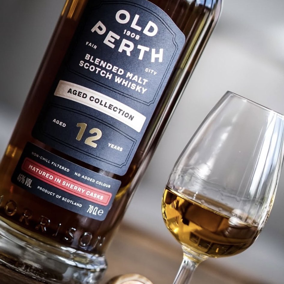 Qantima_Group's tweet photo. Old Perth whisky 🥃 es un escocés con mucha historia. La destilería Morrison era la propietaria de J WALKER en la actualidad siguen elaborando mezclas para la marca de #Diageo
Por ello está considerado uno de los mejores #scotch de #Escocia
Descubre más en https://t.co/a3lsVtfho1 https://t.co/GQnAUOYDID