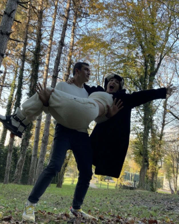 aslifc44's tweet photo. FUCK ROMEO AND JULIET I WANT WHAT THEY HAVE https://t.co/Xvq8IiDnYX