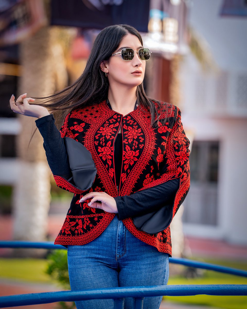 shantha_nuwan's tweet photo. #fitnesszonelebanon #foodlebanon #influencer #makeup #cosmetics #hair #hairsalon #makeupproducts #hairmodel #lifestyleinfluencer #beautyface #beautyinfluencer #fashionista #beauty #hairstyle #fashion #hairmodeling #accessories #beautymodel #hairstylist #hairbeauty #beautyproducts https://t.co/4jt6TBiBX3