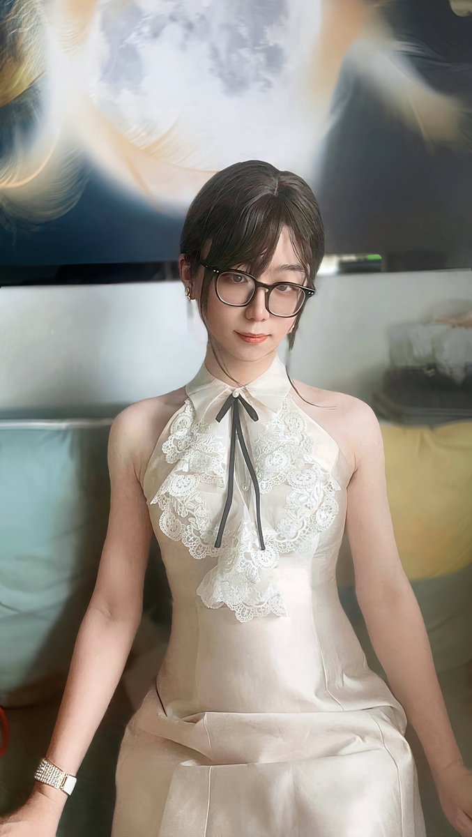菠萝油 tweet media