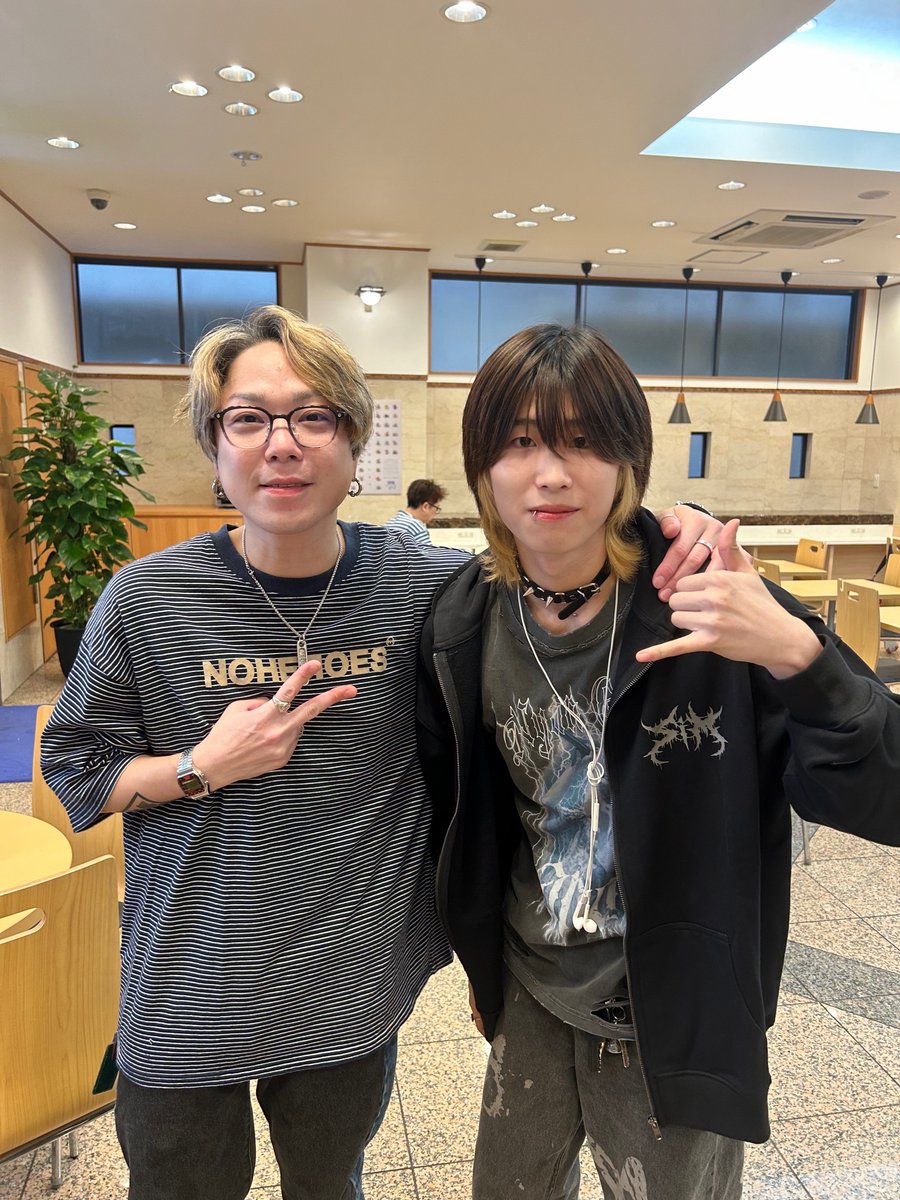 せいが tweet media