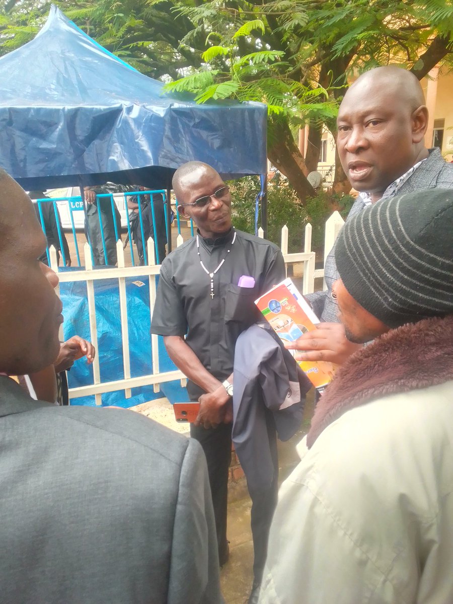 Richard Olwenyi (@olwenyi) on Twitter photo Believers in <a href="/RubagaCathedral/">Rubaga Cathedral</a> on Easter Sunday mass arrested unidentified man dressed in clergy collar shirt purporting to be a priest.
<a href="/SimonKaggwaNjal/">Simon Kaggwa Njala</a> Believers in <a href="/RubagaCathedral/">Rubaga Cathedral</a> on Easter Sunday mass arrested unidentified man dressed in clergy collar shirt purporting to be a priest.
<a href="/SimonKaggwaNjal/">Simon Kaggwa Njala</a>