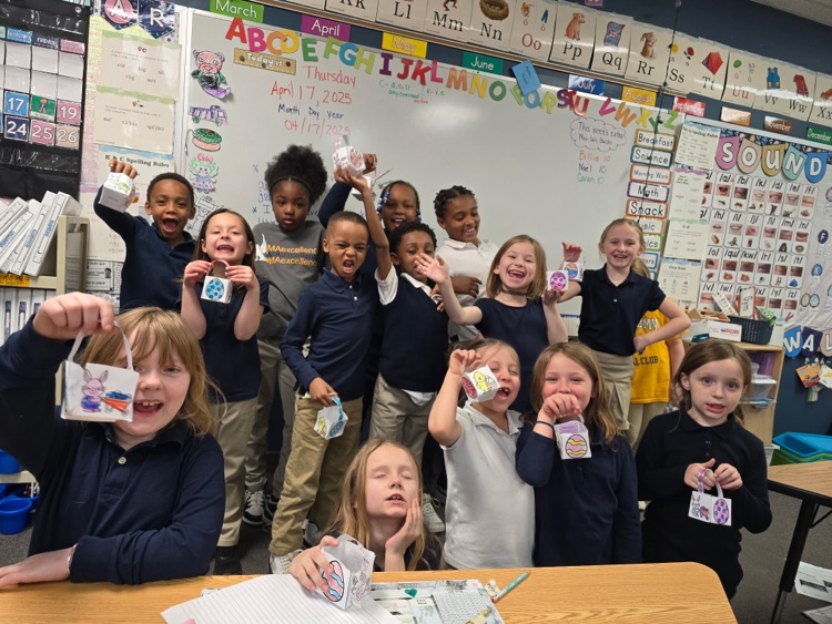 MAGriffons's tweet photo. First grade made little Easter baskets to give to someone special to them! Have a Happy Easter! 🐰🐣🐇
#MAexcellence https://t.co/7v1Hj61hTy