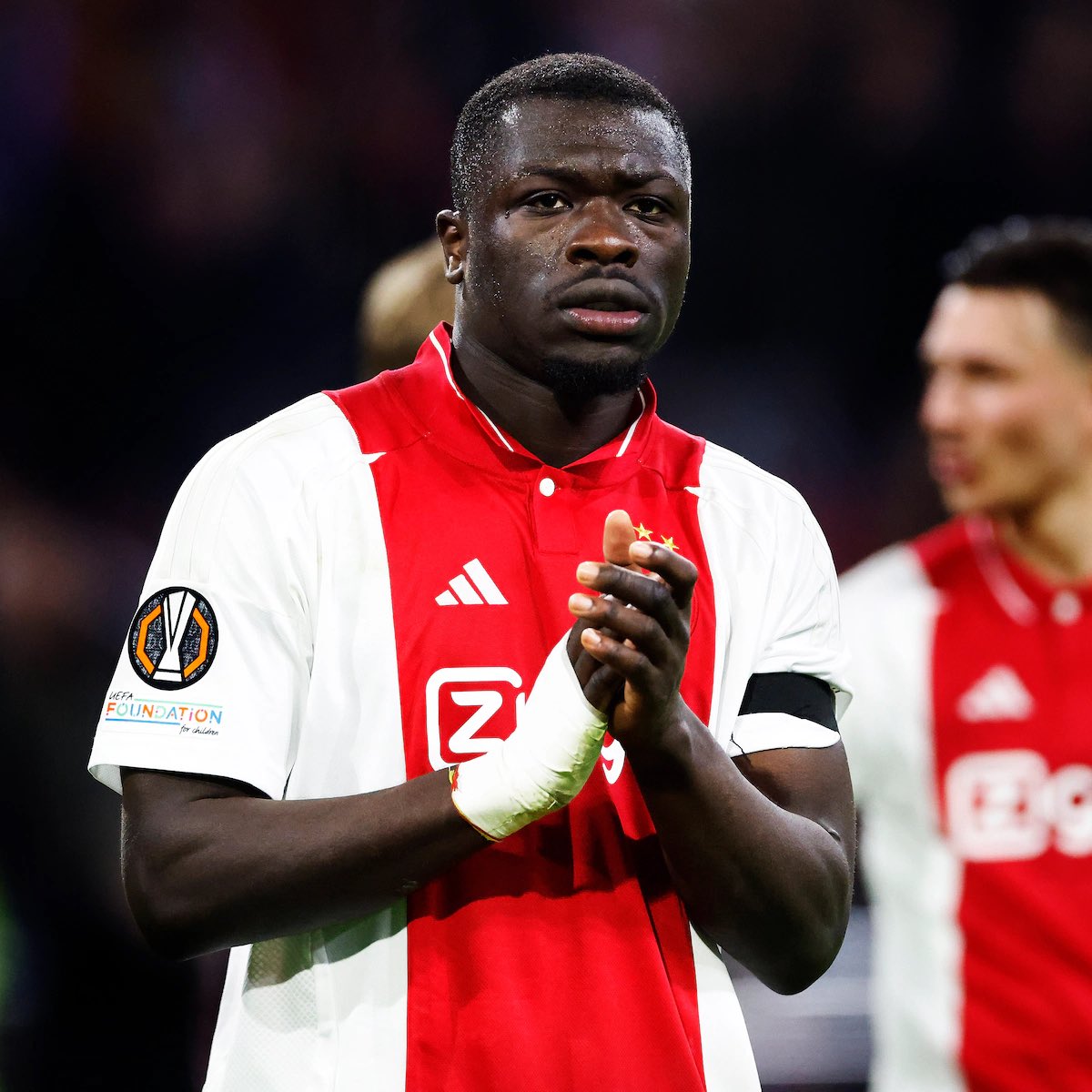 Roadmanballer's tweet photo. 🚨 CONFIRMED:

Brian Brobbey has said "Yes" to Barcelona.  

- The problem is that Barcelona didn't ask him anything. https://t.co/WAyY3BxN6S