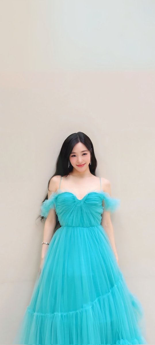 Tiffany Young tweet media