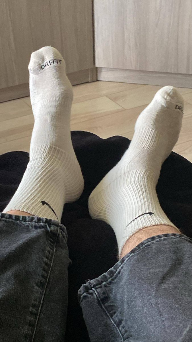 PatrickMaster56's tweet photo. Który widok lepszy cwelu?😈 Wybieraj🫵🏻
🇬🇧Which view is better u f*g?😈 Pick now🫵🏻
#cashmaster #feetworship #findom #socks
@diamond__here @nick_gtwb @slave_here @FINDOM_RT24 https://t.co/bk2l0AvtJC