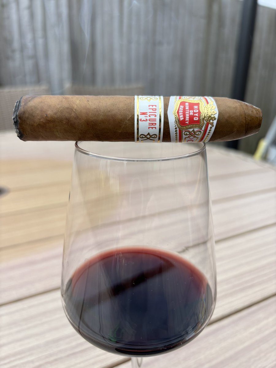 Simon M-Clarke tweet media