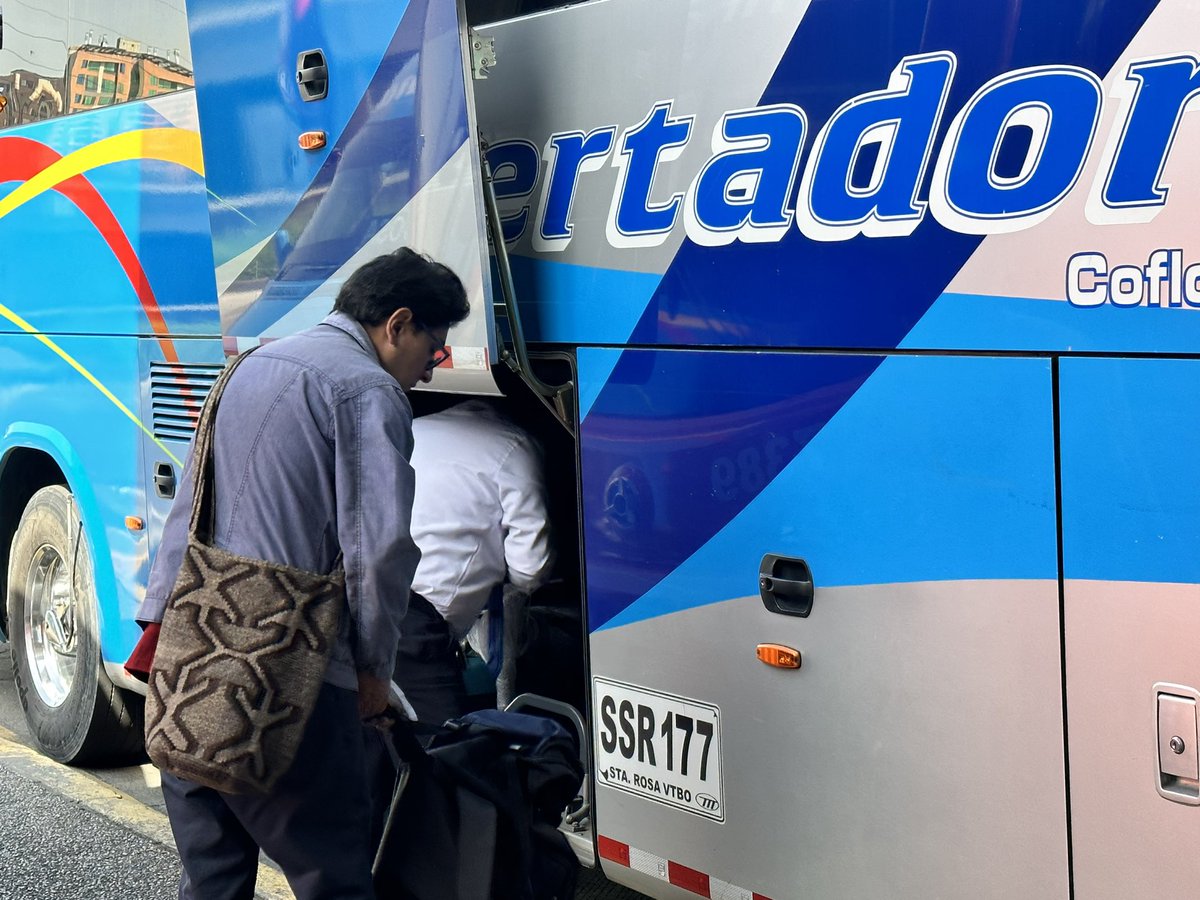 TerminalBogota's tweet photo. #LaTerminalTeInforma| El sábado 19 de abril, se movilizaron 40.800 viajeros en 4.100 despachos desde nuestras terminales Salitre, Norte y Sur.
¡Disfruta de una #SemanaSantaSegura junto a la @TerminalBogota!🚍✅ https://t.co/C4jLQfPjSk