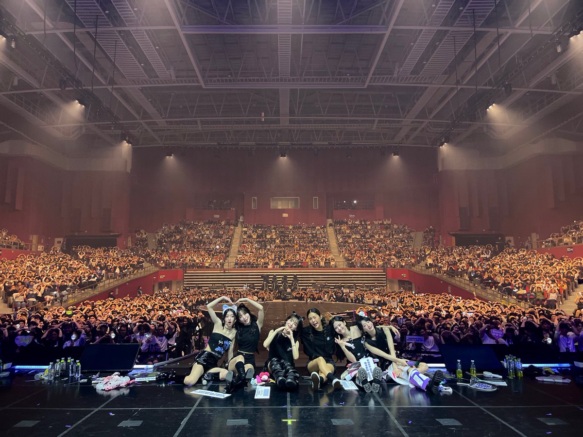 [#OhTimes] 250420 2025 오마이걸(OH MY GIRL) CONCERT [Milky Way] 2일차 📸

10년이 지나도 크리들이 있기에 더 빛나는 옴둥이들💖
서로가 있어 더 찬란했던 Milky Way 콘서트의 추억이
크리들에게 은하수처럼 오래도록 반짝이는 기억으로 간직되길 바라요🌌

#오마이걸 #OHMYGIRL #OMG
#Milky_Way