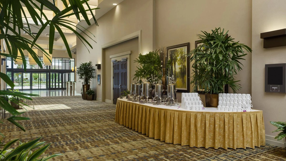 Embassy Suites Lake Buena Vista South tweet media