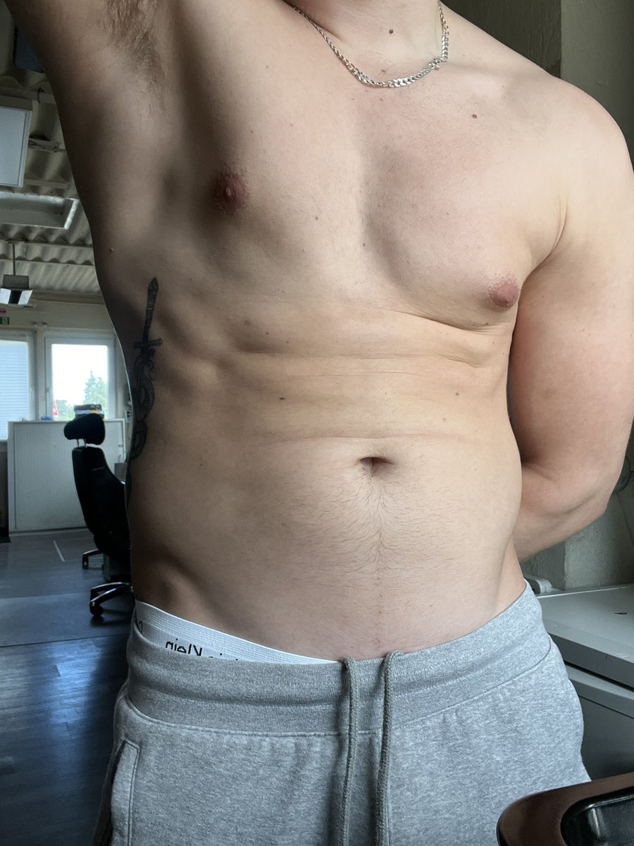 AlphaderAlphas's tweet image. Antreten ihr hunde der Boss ist in form 😈😈