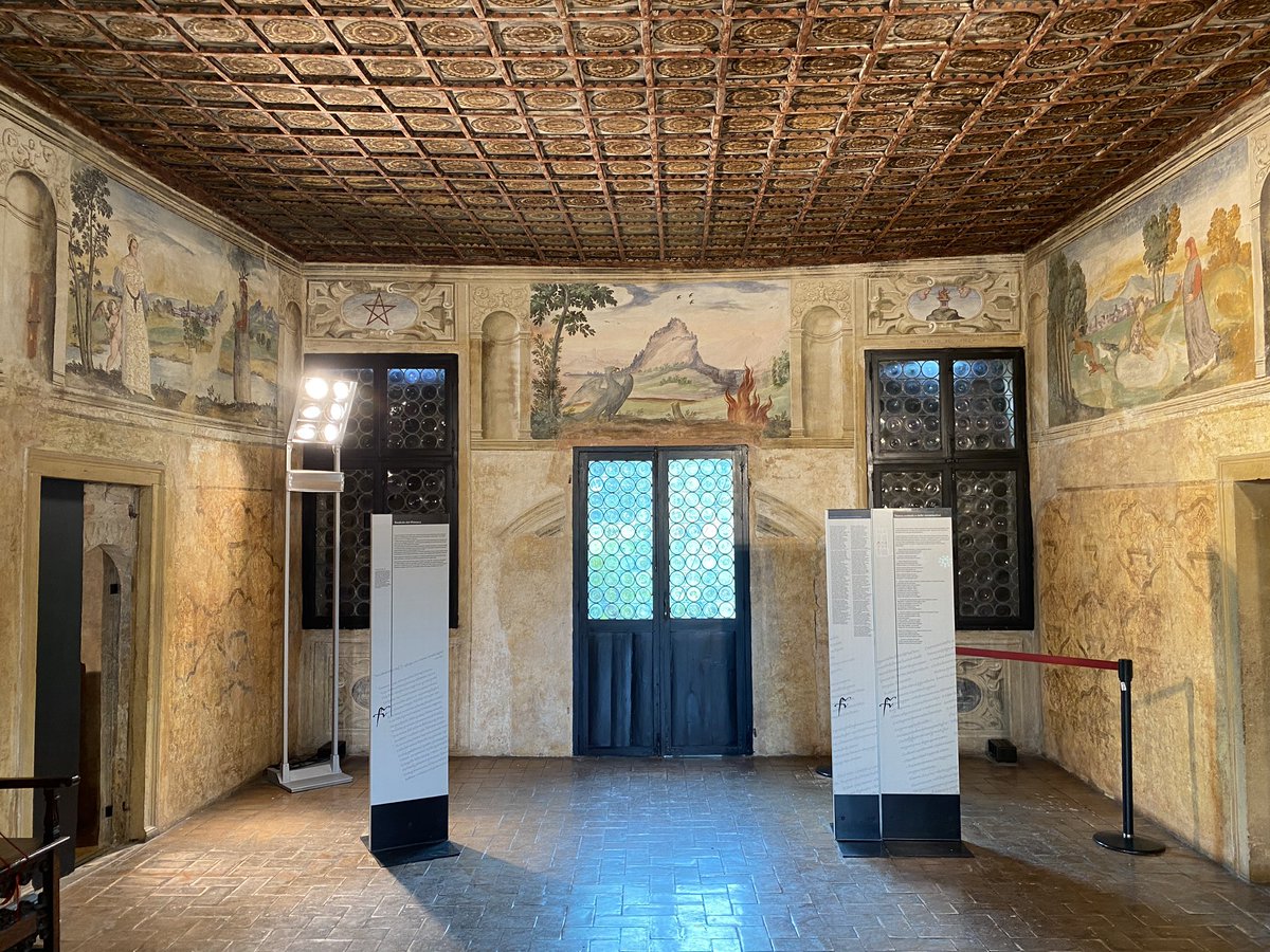 maxfurini's tweet photo. Arqua’ Petrarca. La casa di Francesco Petrarca. #travel #travelphotography #fotografia #art #architecture #architwitter @TurismoVeneto https://t.co/ASJbmf1ZZG