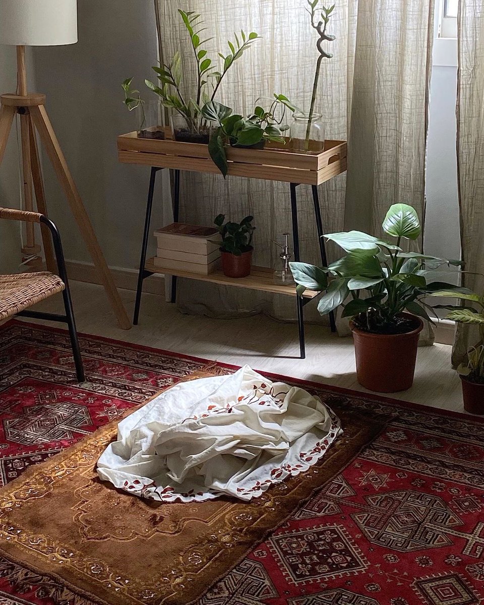 ✨ "تسليم الأمور كلّها لله "
أحلى شعور  ومرحلة يصل إليها  الإنسان💛