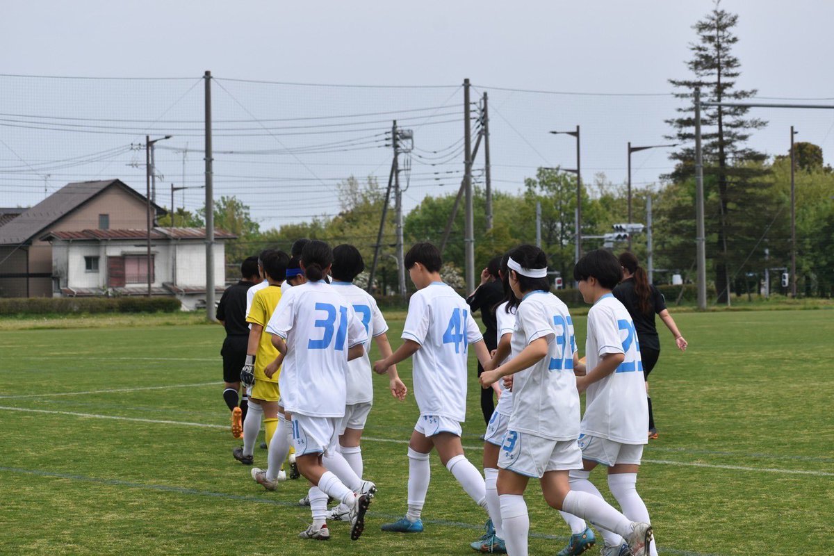 jumonji_hs_fc's tweet photo. 【第45回東京都 女子サッカー大会】
#十文字C vs #GRACEC
前半1-0(OG)
後半1-0(下地)
合計2-0
ゴールに向かう意識を全員で持つことはできていたものの、シュートを決め切ることができず決定力の面で課題が多く出ました。
引き続き応援をよろしくお願いします。 https://t.co/zLCT9Wf4YM