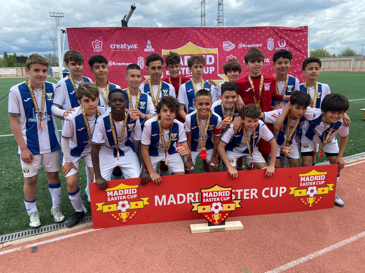🥇 ¡𝗜𝗡𝗙𝗔𝗡𝗧𝗜𝗟 𝗕, 𝗖𝗔𝗠𝗣𝗘𝗢́𝗡! 🥇

🏆 Torneo <a href="/madrideastercup/">Madrid Easter Cup</a> 

🔀 Fase grupos:
✅ 6-0 RSD Alcalá 
✅ 6-0 Origen Andaluz
✅ 6-0 MSR
✅ 6-0 Cancún 

🔀 Semifinales:
✅ 6-0 Rayo Vallecano

🏁 Final:
✅ 7-0 Son Caliu 

🥒 #CanteraPepinera
