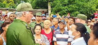 Muchas felicidades en su cumpleaños, querido presidente Díaz Canel. Toda nuestra admiración y nuestro cariño para usted, que vive entregado en cuerpo y alma al pueblo y la Revolución. Gracias por su ejemplo. Un fuerte abrazo.