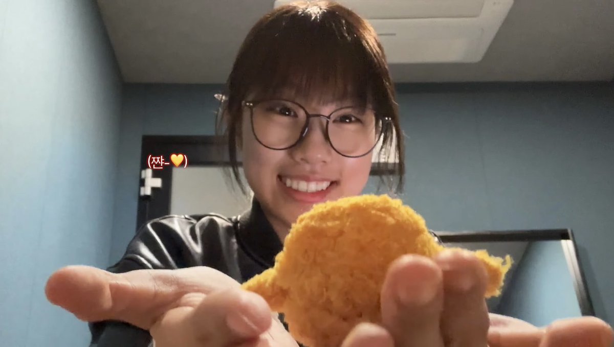 barefaced jjungie with glasses SHE’S SO ADORABLE I CANT