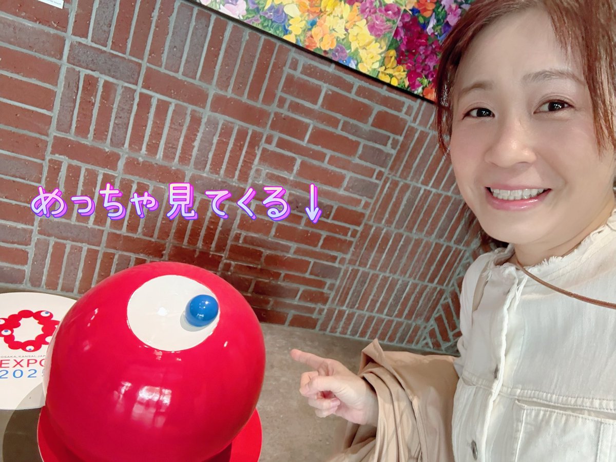 naminak's tweet photo. あの有名な人に
めっちゃ見られました😆

東京で。 https://t.co/3JPLmnavQo