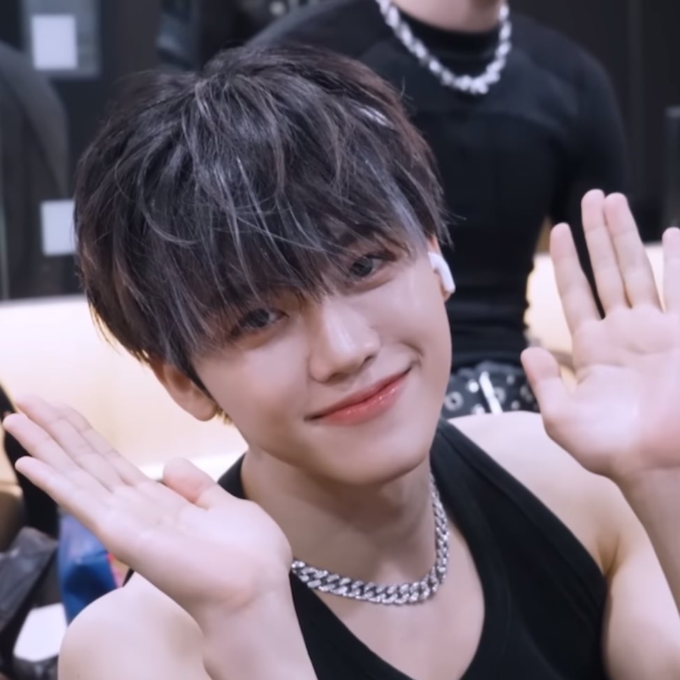 peek a                                        boo !