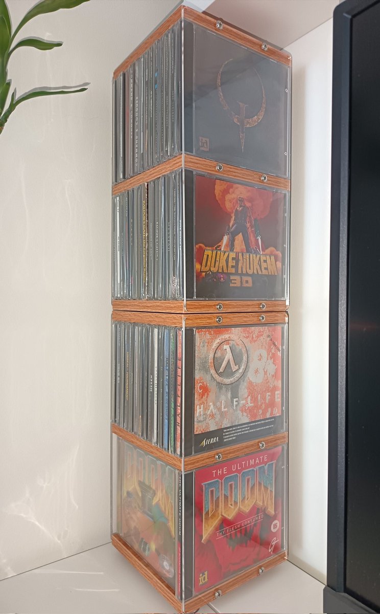 QuimicaGamer's tweet image. Cada rincón de una colección es especial... 🖥️♥️. De lo poco que he conseguido conservar, aquí tenéis algunos de mis CDs para PC 🥲.
#pcgaming #PC @valvesoftware @3DRealms @idSoftware