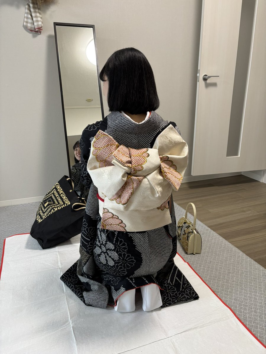 tsukimisou2's tweet photo. #今日の着付け
お友達の #結婚式 へ
#総絞り の #振袖 が可愛い😍
ボブスタイルにガラスのイヤリングが素敵です💓

すぐ近くの #TIAD までお見送り！
行ってらっしゃいませ👋

#月見草サロン
#江口ハイツ606
#tiadすぐ裏  #結婚式場　#ホテル 
#着付け　#ヘアセット　#ヘアメイク
#留袖　#振袖 https://t.co/zSZmFceMXe