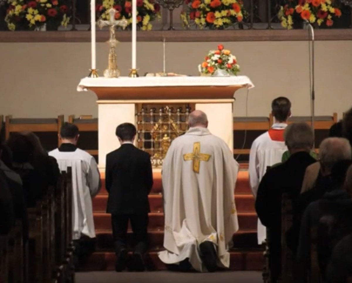 deusimpera's tweet image. I AM OFFICIALLY A CATHOLIC!
PRAISE BE TO GOD!
Happy Easter to all of my fellow Christians. ✝️
He is risen, truly He is risen!