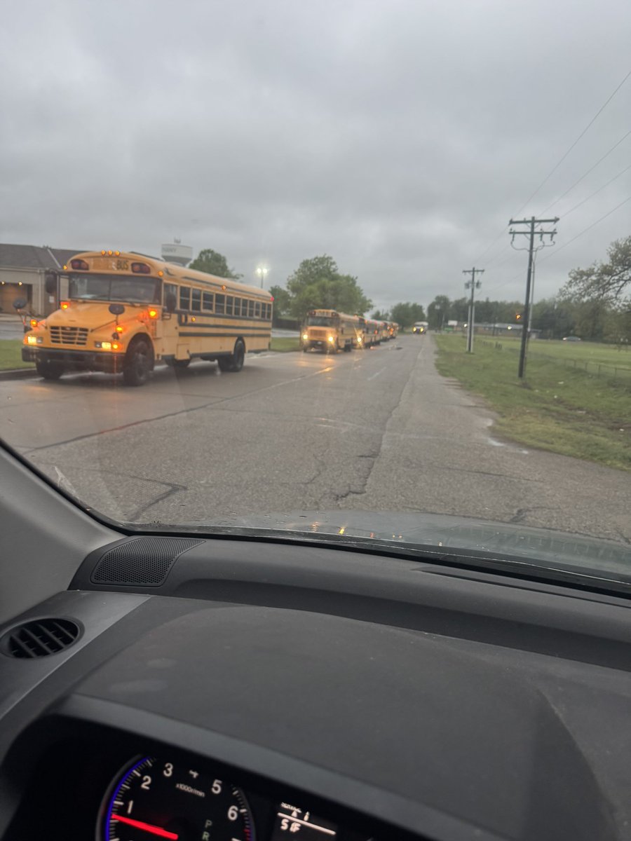 oldpathsjournal's tweet image. Nothing will stir your heart for a great day than seeing an early morning pic of buses getting ready to go out to pick up hundreds to bring to church #BusMinistry #OldPaths