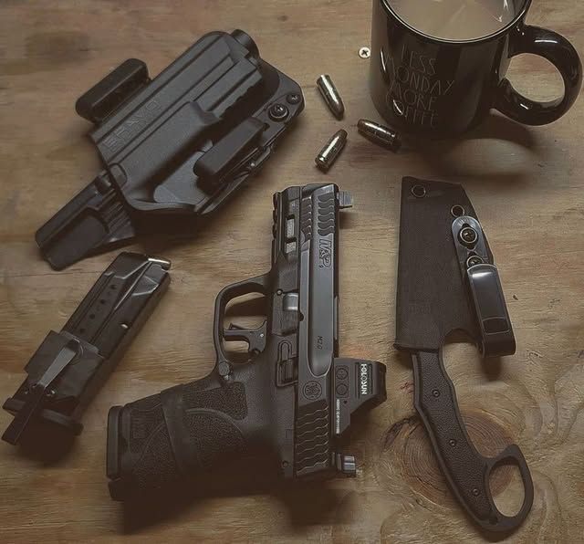 BravoHolsters's tweet image. Weekends &amp;amp; Coffee ☕️
-
Repost from: @snap.shot.lou
-
#smithandwesson #mandp2point0 #9mm #gunstagram #gunsofinstagram #edc #edcgear #gunsandcoffee #mandpmonday #lessmondaymorecoffee #bravoconcealment