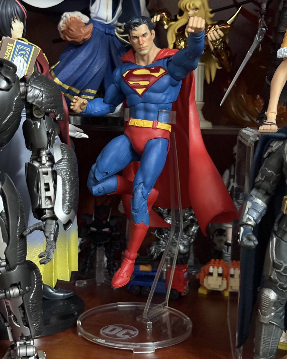 k__zus's tweet photo. The Man of Tomorrow 

Custom head swap and skin tone repaint on McFarlane Superman AC1000

#dc #dccomics
#clarkkent 
#superman
#toystagram #toyscollector
#actionfigurecustoms 
#justiceleague
#actioncomics1000 #actioncomics 
#mcfarlane #figurephotography https://t.co/UCLvwdDt3o