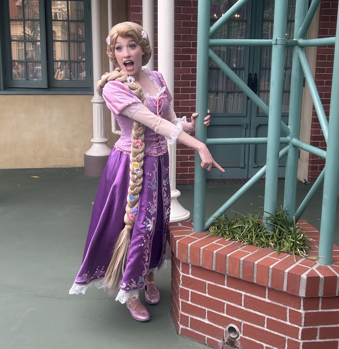 maco_rapunzel's tweet photo. この前行った時推しのラプンツェルにも会えて幸せでした🫶 https://t.co/gOAs8DrZIq