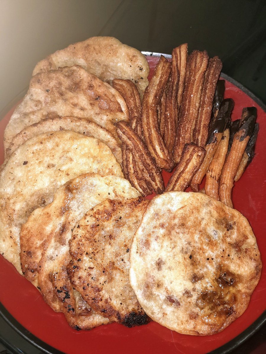 dailybakin's tweet photo. 4. ✨️MASAKK✨️ PLIS MESKI TANGAN W SELALU KECIUM PANASNYA OVEN, CIPRATAM MINYAK TP W SUKA BGTTT 😩😩. tp ini real ya, prnh magang bnrn di bidang masak memasak 😭, jujur kangen magang cmn hrs kuat2in menthall wkwkk. soon mungkin akan mengarah sesuatu yg kesana..

rate : 9/10 ❤️‍🔥 https://t.co/3qUg3C1ZHa