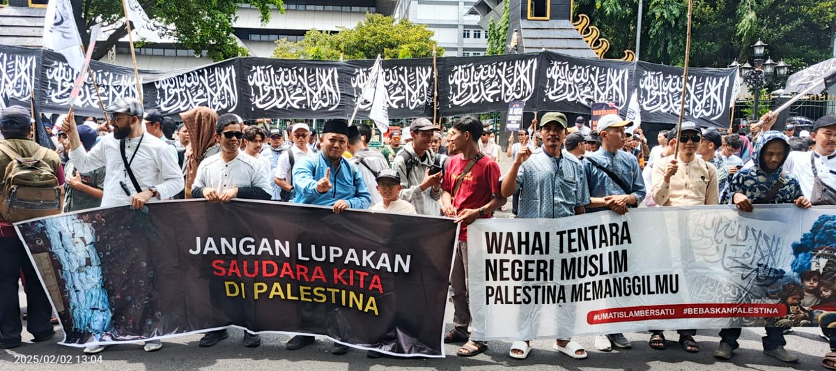 yuddykritinx's tweet photo. Wahai penguasa... Hentikan omong kosong penj4j4h ish ra hell dan 4me12ica laknatullah alaih. Kirimkan pasukan bantu saudara kita.

#HentikanGenosida
#JihadForPalestine
#CallTheArmy https://t.co/mxhVYv5u64