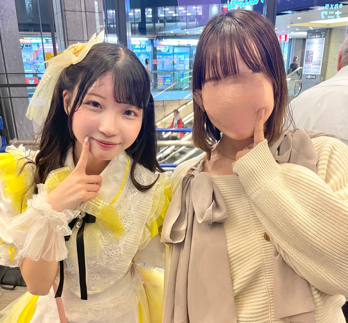 mwaikana_12129's tweet photo. ヨドバシにめっかわな女の子おった🎀
次のワンマン梅田行こうかな🎶
声も可愛かったしダンスも見せ方も上手やった🫶
#chancemoment #こはるん応援隊
#朝日奈心晴 https://t.co/84tKyZh1Xv