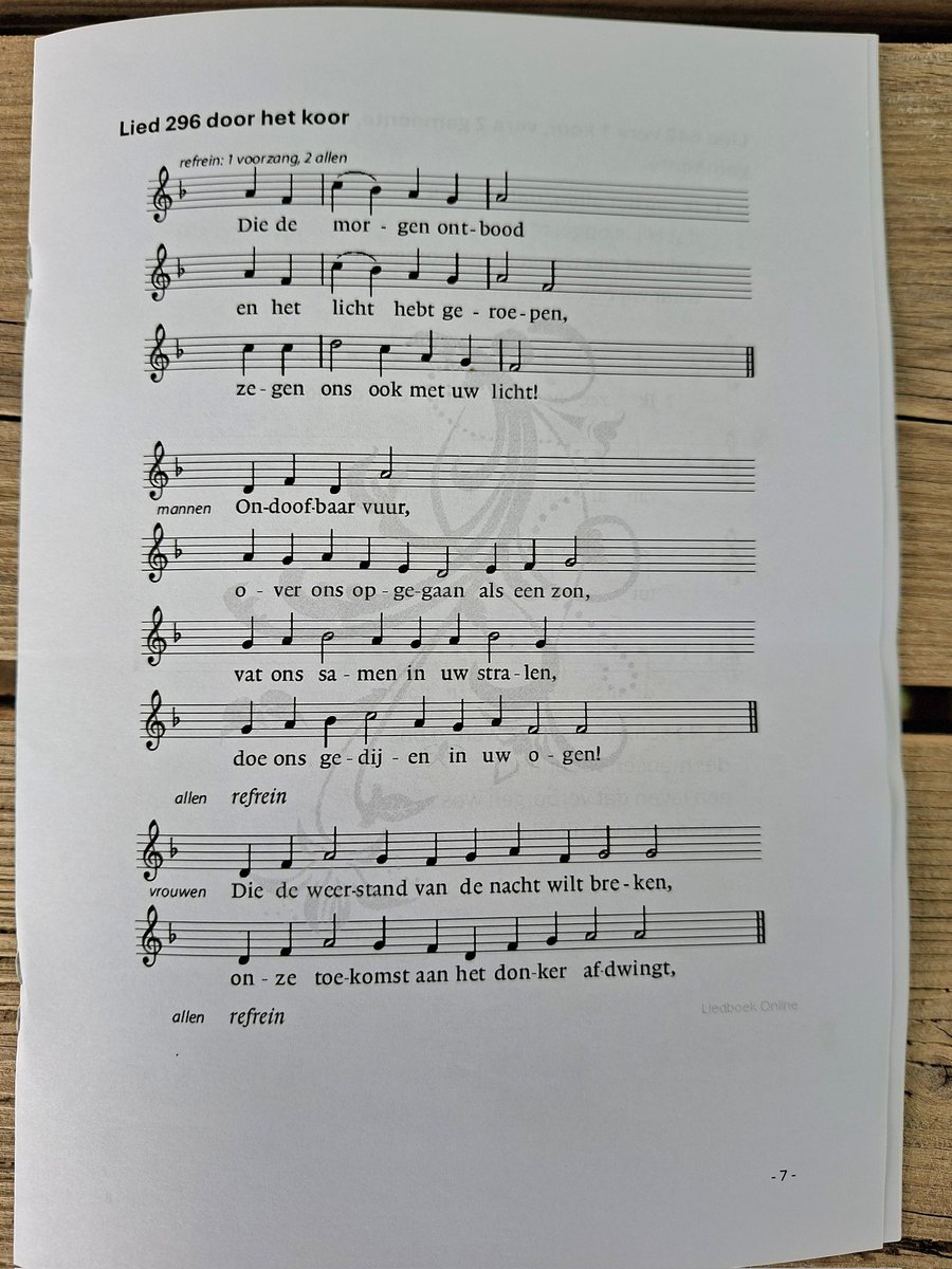 MachielLock's tweet image. Vanmorgen op deze Eerste Paasdag 2025 ben ik voorgegaan in een dienst waarvan ik de liturgie bij dit bericht toevoeg. We hebben in deze dienst paasliederen gezongen. U kunt deze liederen ook zingen. Dat beveel ik u van harte aan, om zo de opstanding van Jezus te bezingen. (2/3)