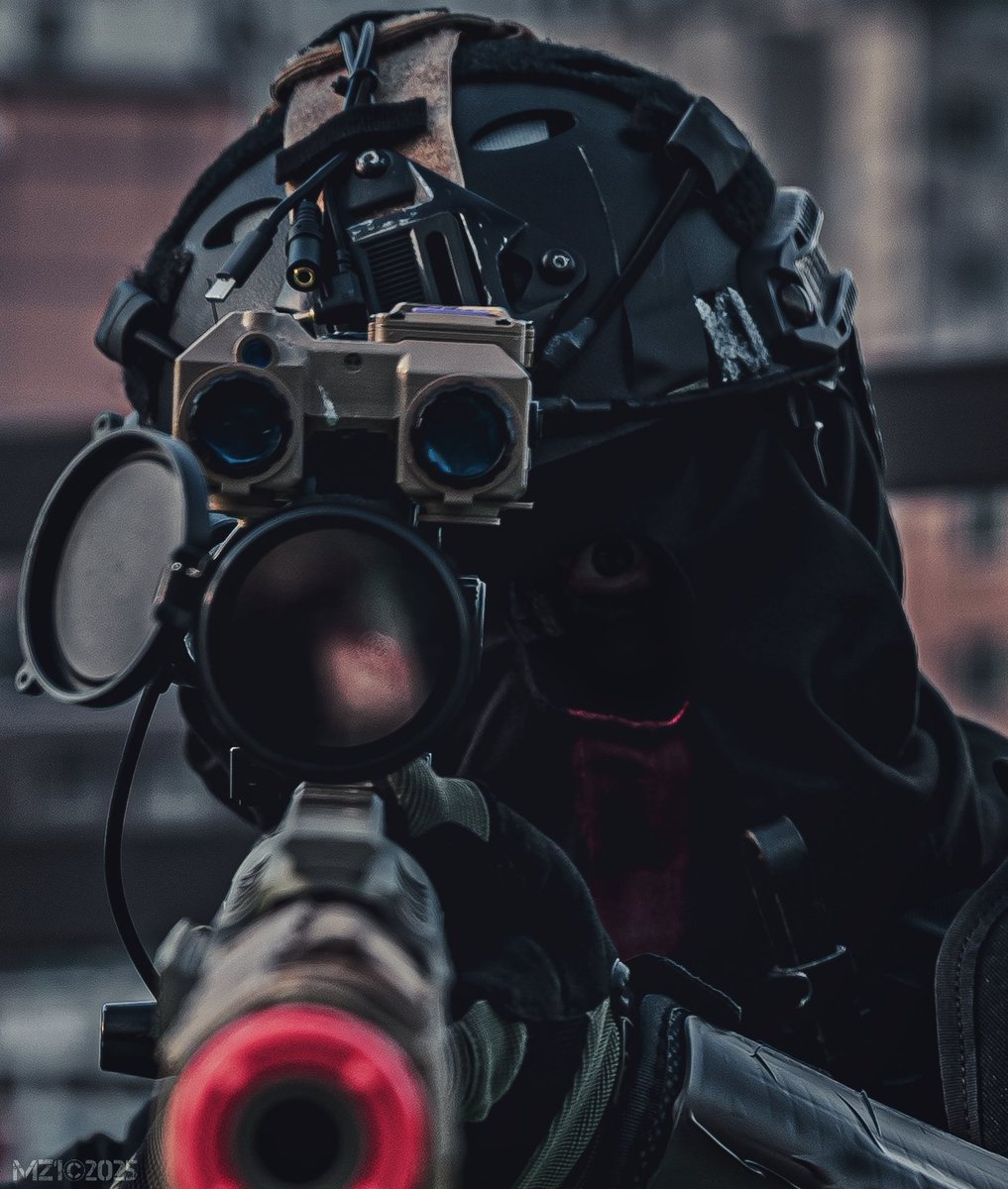 "and they said i couldn't be a sniper..."
"이러고도 내가 저격수가 될 수 없을 거랬지..."

#könig #konig #cod #CallofDuty