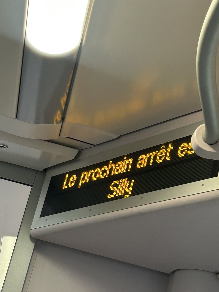 tueusecosmique's tweet image. pour moi le prochain arrêt est normal
