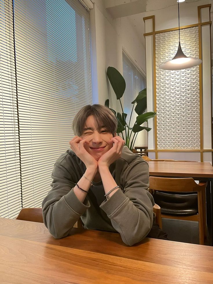 Bbyung찬 tweet media