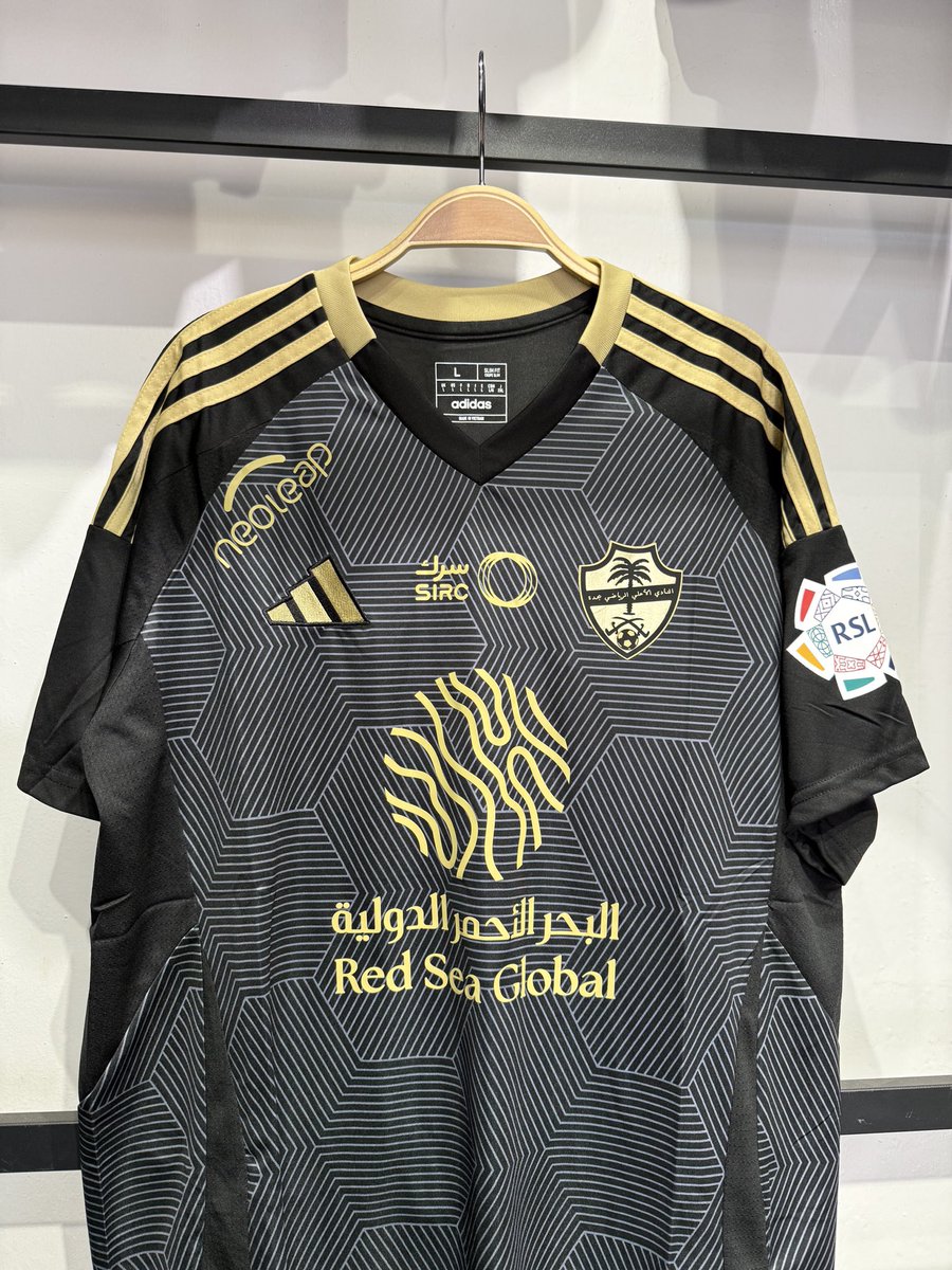 soccerpro_sa's tweet photo. تيشيرت الاهلي الاسود الاصلي 🤩🖤
.
السعر ٩٩ ريال مع طباعة مجانا🔥
.
S , M , L , XL , XXL
.
شحن فوري ✈️
.
للطلب عبر الموقع الالكتروني او التواصل معنا عبر الواتس اب 0544022944 📲 https://t.co/NMbQSnF58S