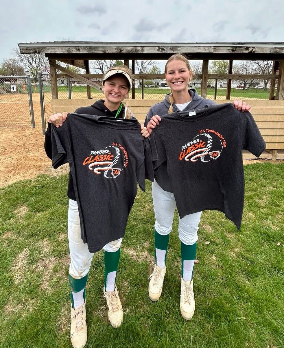 Shout out to #7 Avery Kennedy and #2 Madisyn Buysse who were both selected to the Washington Invite All-Tournament team for the 2nd time in their HS careers. Great job ladies!